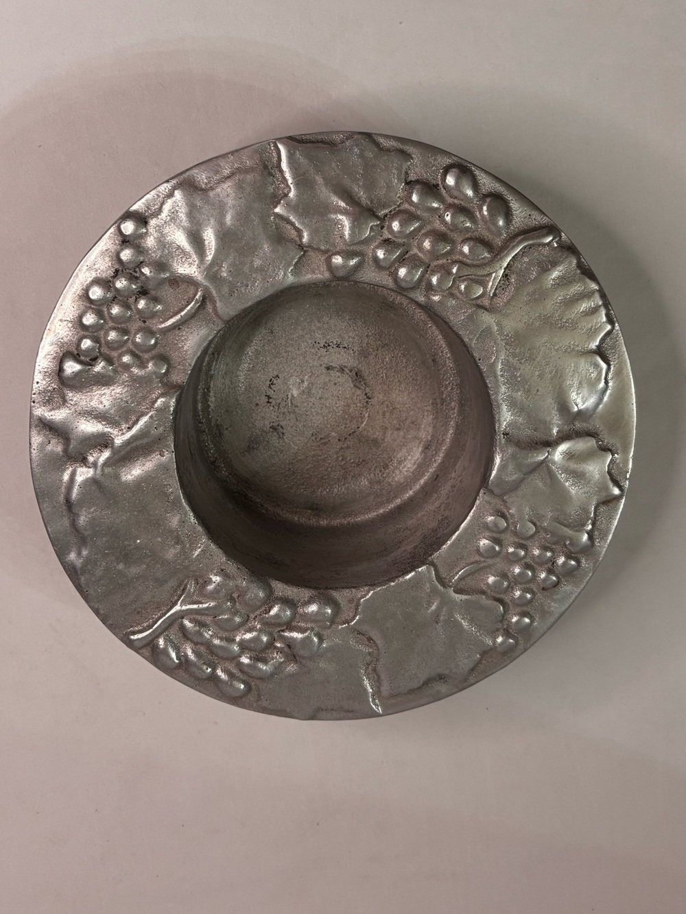 Decorative Silver Grape Motif Wine Bottle Holder  - Home Dining